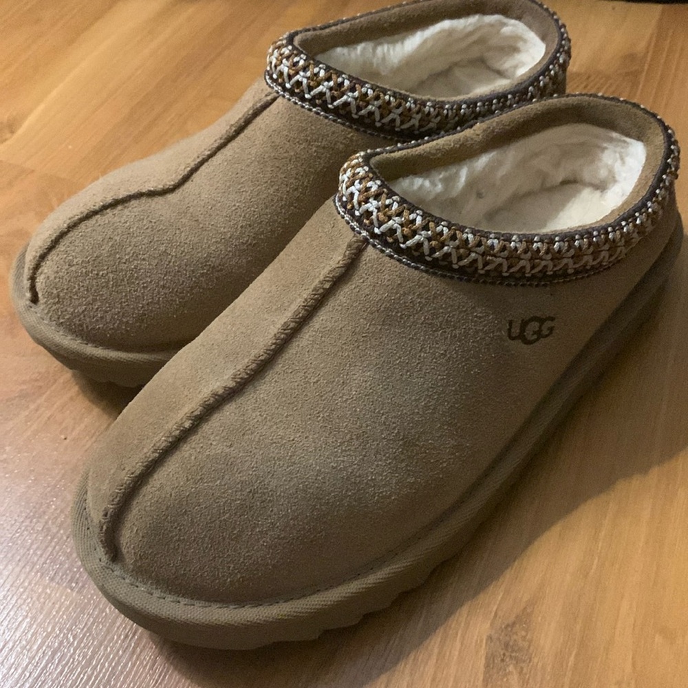 Tasman UGG